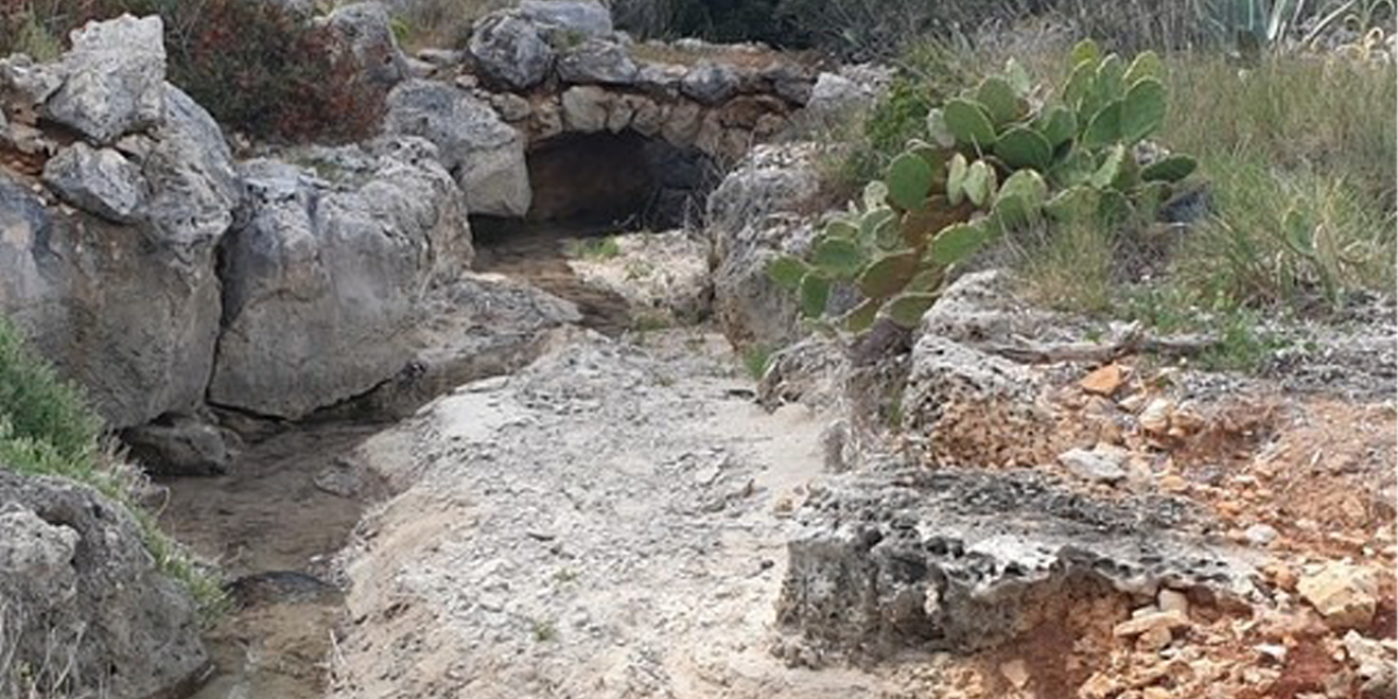 ΡΕΤΡΟ: Οι διαδρομές του νερού, τα γεφυράκια και η ξεχασμένη Καταβόθρα στο Αργοστόλι