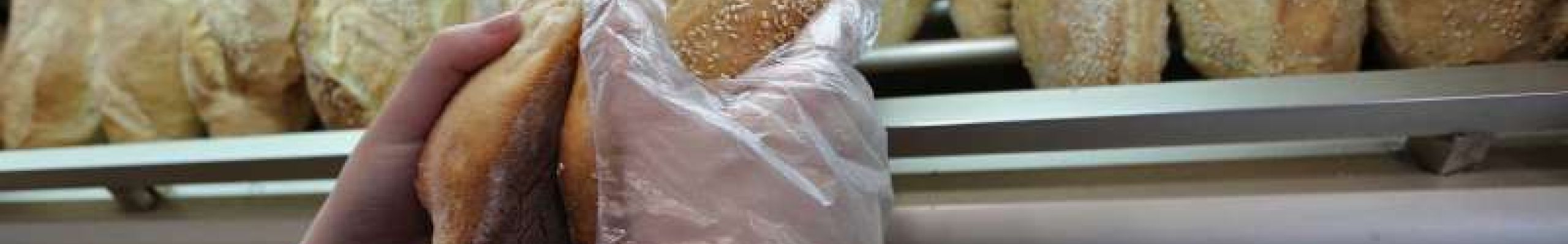 Ο φούρναρης έπαθε την πλάκα της ζωής του όταν κατάλαβε σε ποιον λογαριασμό κατέθεσε 1.800 ευρώ!
