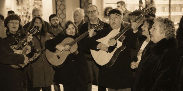 Παραμονή Πρωτοχρονιάς: τα έθιμα της Αποκοπής μέσα από βίντεο (2004 – 2025)