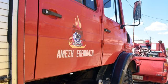 Αργοστόλι: Φωτιά σε κολώνα της ΔΕΗ κοντά στον φούρνο Τρίτη Γενιά
