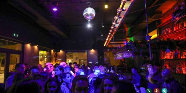 Παραμονή Χριστουγέννων @ BEE’S KNEES [24.12.2019]