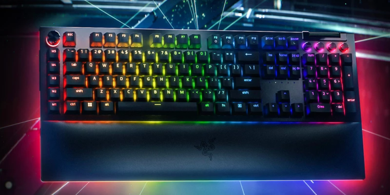 Razer BlackWidow V4 Pro: Αυτό είναι το ολοκαίνουργο πληκτρολόγιο της εταιρείας για τους gamers