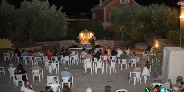 Μουσική βραδιά στα Φάρσα με τους εκπληκτικούς Γιάννη Δάφνο και Αλκαίο Σουγιούλ [12.08.2022]