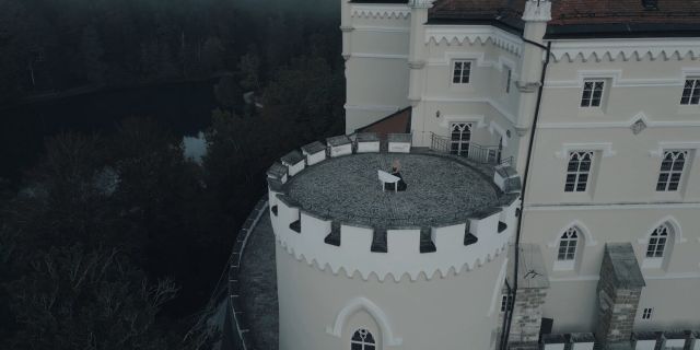 Το Piano Project της Έλενας Ξυδιά προσγειώθηκε στο μεσαιωνικό κάστρο Τράκοσκαν