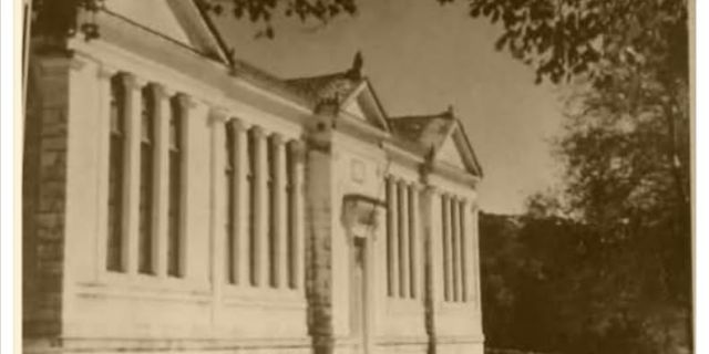 Ρετρό: Δείτε μια φωτογραφία του 1ου Δημοτικού Σχολείου Αργοστολίου προσεισμικά!