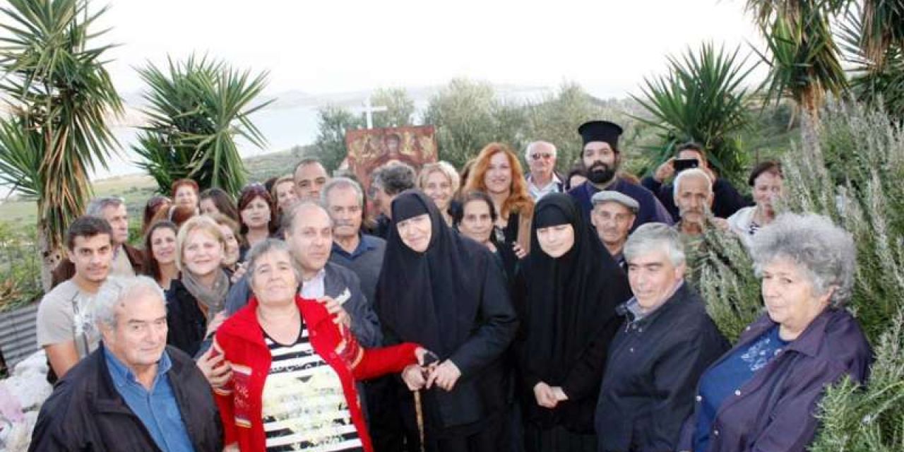 Ο υπαίθριος εσπερινός των Εισοδίων της Μισοσπορίτισσας στα ερείπια του παλιού μοναστηριού της Κυρίας των Αγγέλων
