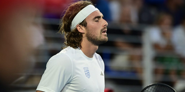 Ο Τσιτσιπάς έμεινε εκτός κορυφαίας 50άδας μετά από οκτώ χρόνια