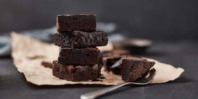 Νηστίσιμα brownies με 6 υλικά: Πεντανόστιμα και πανεύκολα, γίνονται στο λεπτό
