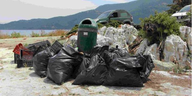 Πραγματοποιήθηκε η δράση καθαρισμού της λίμνης του Καραβόμυλου και της ευρύτερης περιοχής