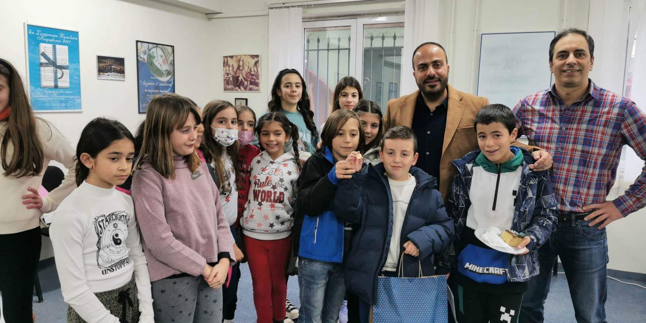 Η Δημοτική Παιδική χορωδία Αργοστολίου έκοψε τη βασιλόπιτά της