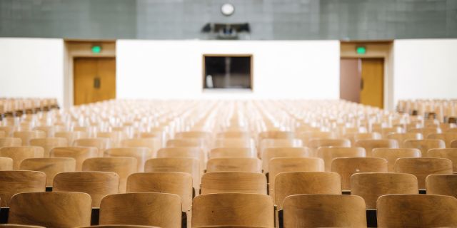 Πανεπιστήμιο Πατρών: Ελάτε στην εξεταστική με ένα μολύβι κι αν φοράτε γυαλιά φέρτε χαρτί γιατρού