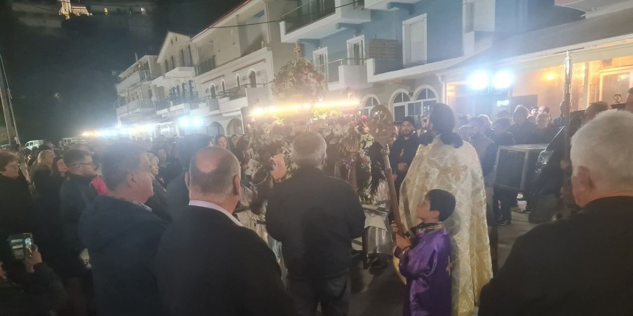 Με κατάνυξη η Περιφορά του Επιταφίου στον Πόρο