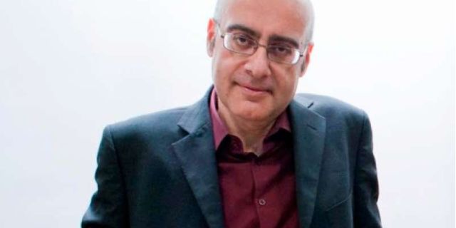 «Τι είναι και τι δεν είναι ποίηση» – Ο συγγραφέας Κώστας Κουτσουρέλης απαντά