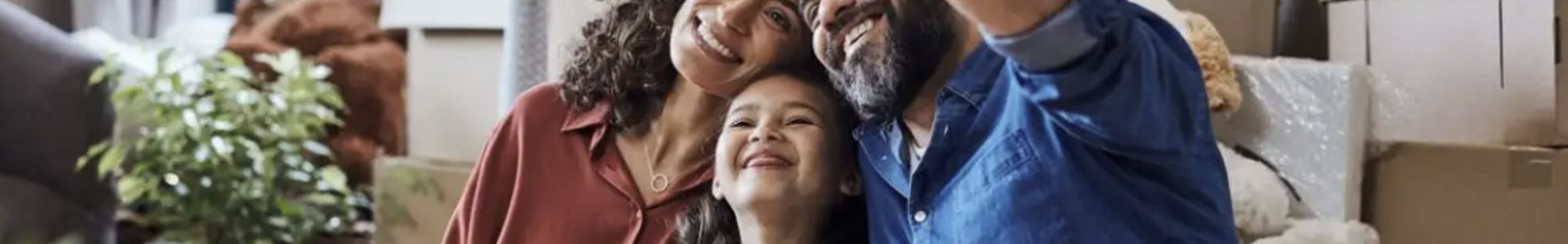 «Νταντάδες της Γειτονιάς»: Άρχισαν οι πληρωμές – Πάνω από 6.800 οι ωφελούμενες οικογένειες