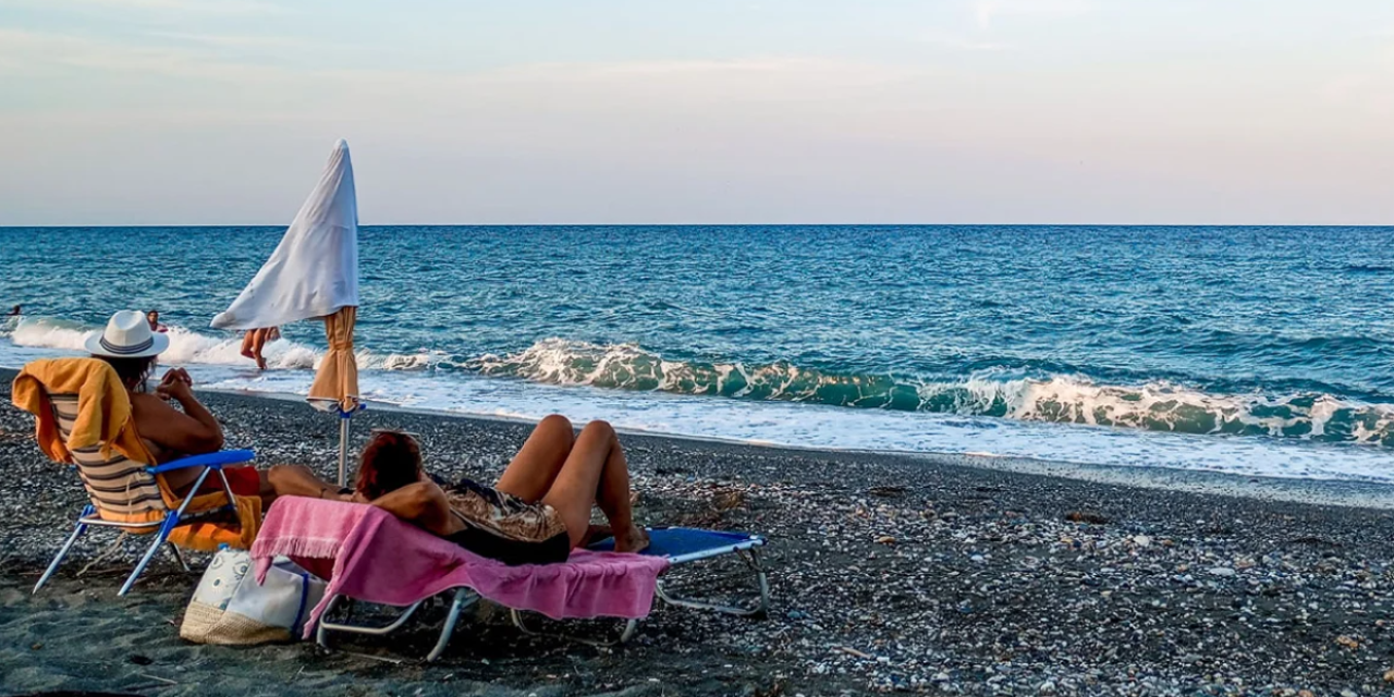 Κοινωνικός τουρισμός 2026: Οι νέοι κανόνες και οι 300.000 δικαιούχοι για τις επιταγές