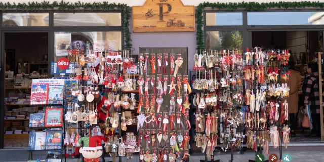 Βρείτε ποικίλες ιδέες για τα χριστουγεννιάτικα δώρα σας στο κατάστημα «Πετράτος – The P Store»