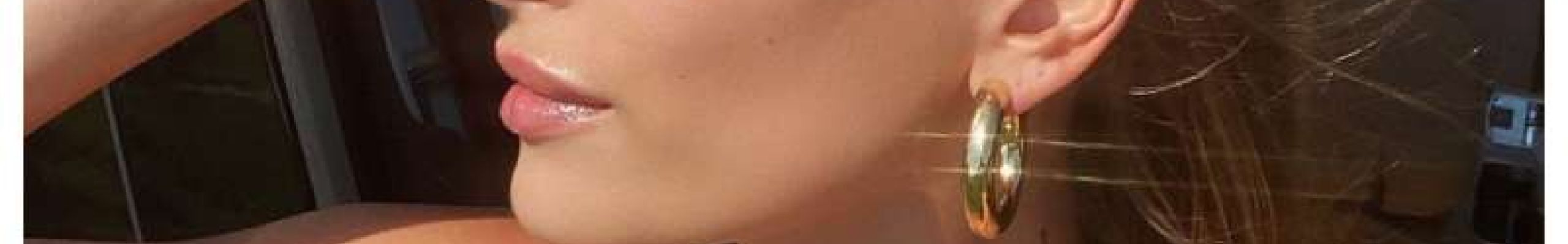 Η Hailey Bieber έχει την πιο λαμπερή επιδερμίδα που έχουμε δει και αυτό το βίντεο το αποδεικνύει!