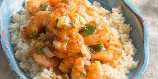Κουσκούς με γαρίδες και pesto κόκκινης πιπεριάς