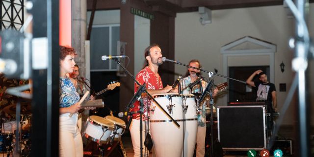 Το μουσικό σχήμα «Grupo BUENAVENTURA» στην πλατεία Καμπάνας [06.08.2022] 