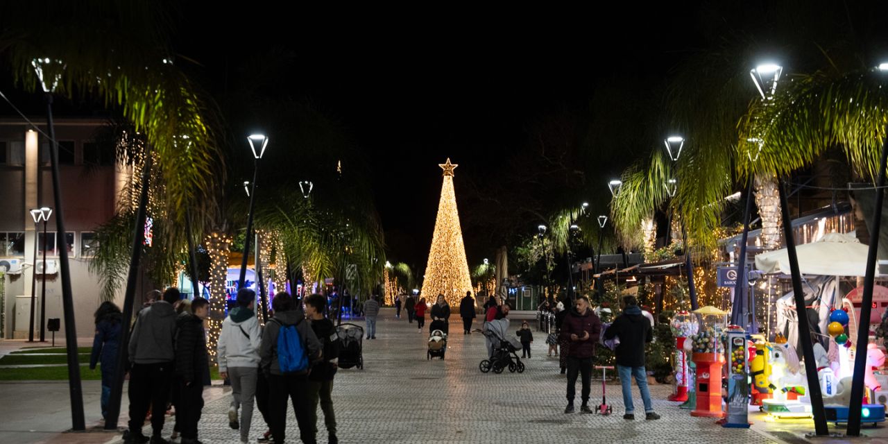 Μια βόλτα στο στολισμένο Αργοστόλι