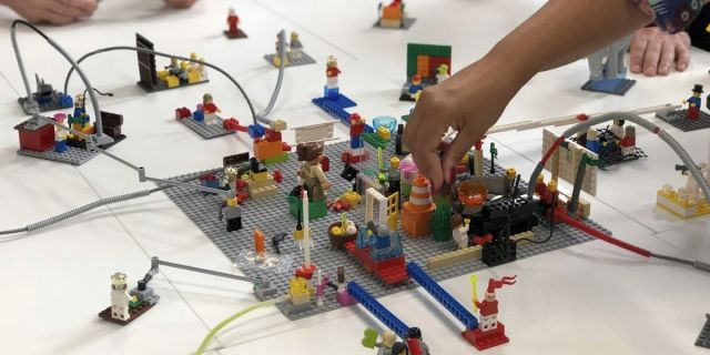 LEGO και κλασικά παιχνίδια συνεχίζουν να κερδίζουν τα παιδιά