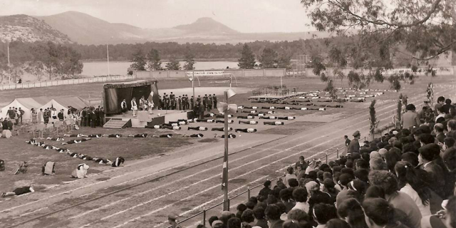ΡΕΤΡΟ: Όταν το Αργοστόλι χειροκροτούσε τις σχολικές γυμναστικές επιδείξεις
