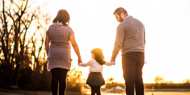 Η Στήριξη στους Γονείς: Πώς η Φροντίδα του Εαυτού Ενισχύει τη Γονεϊκότητα