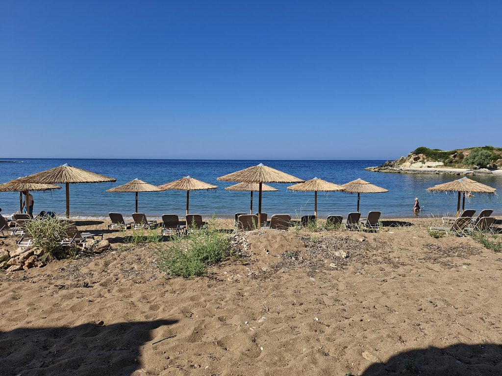 Ενοικιάζεται παραθαλάσσιος επαγγελματικός χώρος στα Βάτσα Κεφαλονιάς